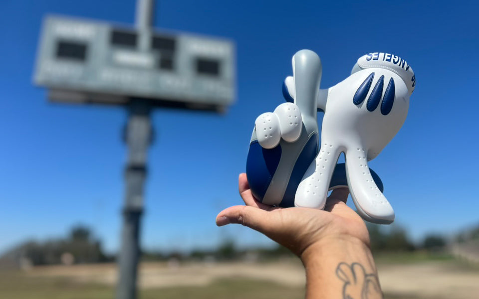 LA BATTING GLOVES VINYL FIGURE: OG EDITION