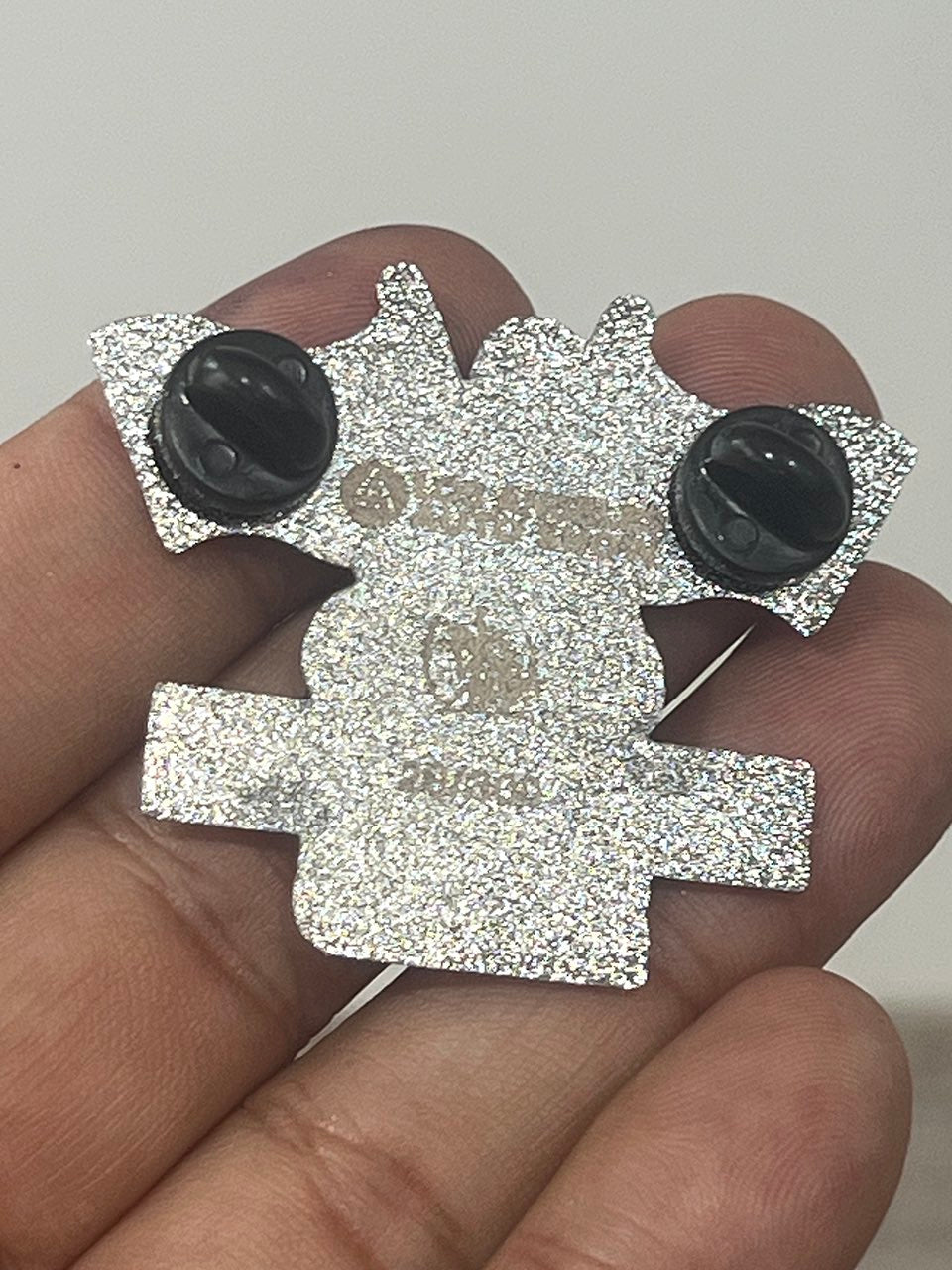 COMMEMORATIVE CLASSIC LA RACER PIN: LA AUTO SHOW EXCLUSIVE