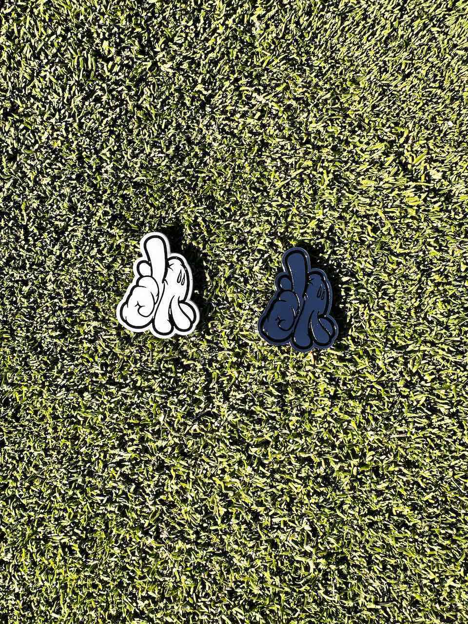 LA HANDS GOLF MARKER AND CLIP: WHITE AND CHROME SILVER SET