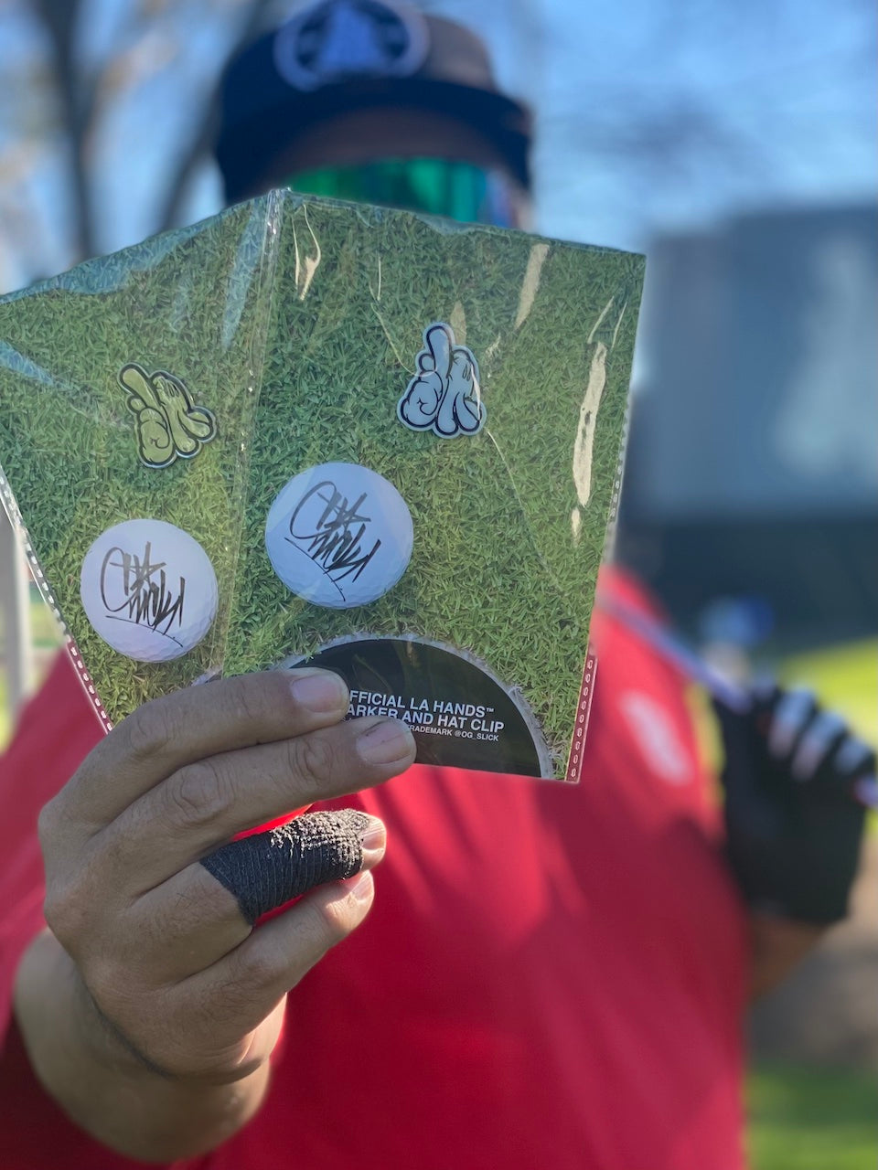 LA HANDS GOLF MARKER AND CLIP: WHITE AND CHROME SILVER SET